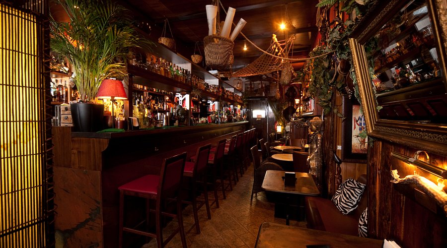 Urbanfile Go Drink | Nottingham Forest: il cocktail bar nascosto di Milano dove bere diventa spettacolo